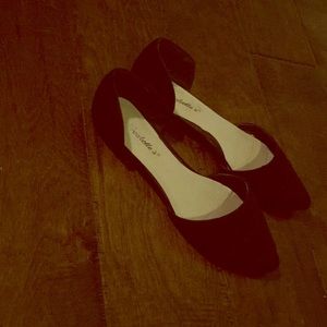 Black pointed toe slip on flats